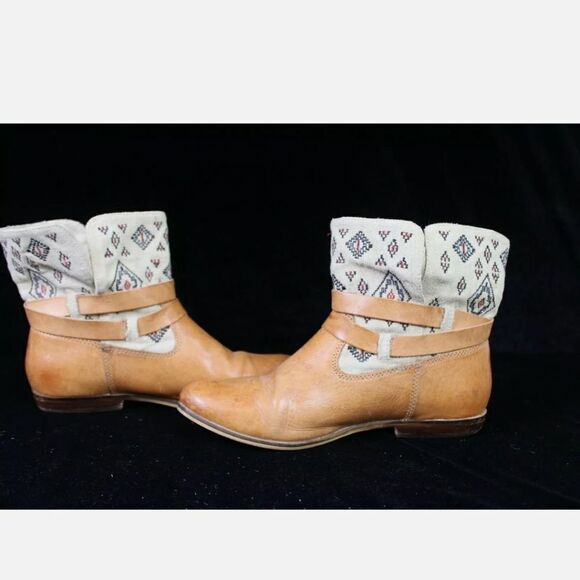 Anthropologie Latigo James Embroidered Booties Sz 8 Leather Western Ankle Boots. - Picture 9 of 9